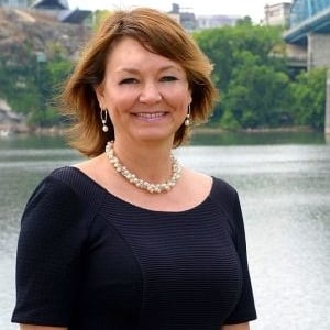 Kim Kisling Chattanooga, TN Real Estate Agent Headshot