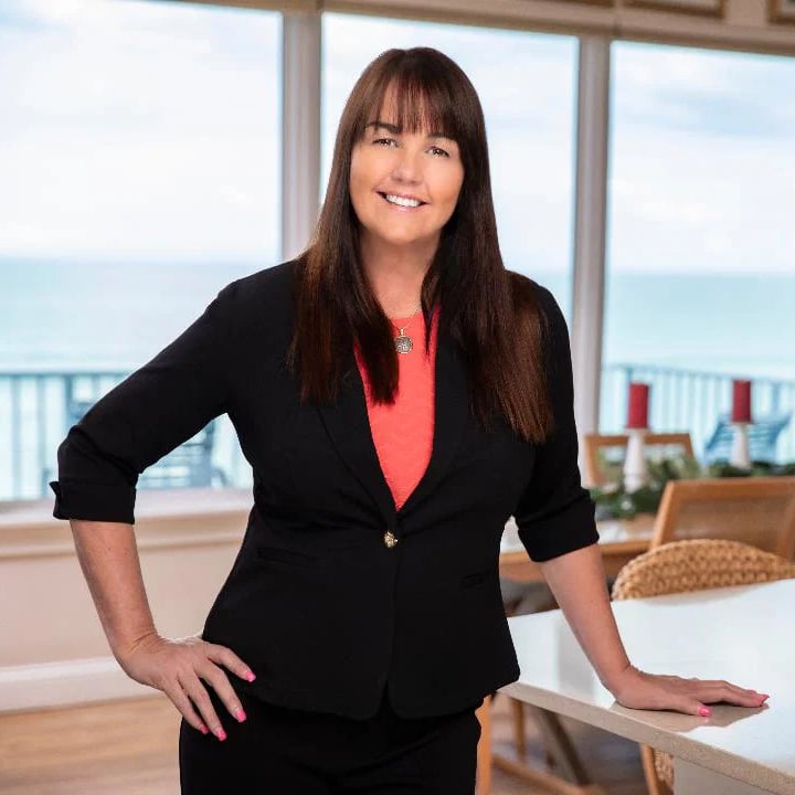 Laura Dowling Roy Melbourne Beach, FL Real Estate Agent Headshot