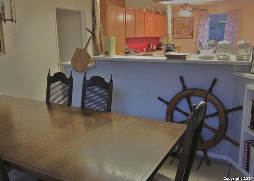 400 Damar Dr