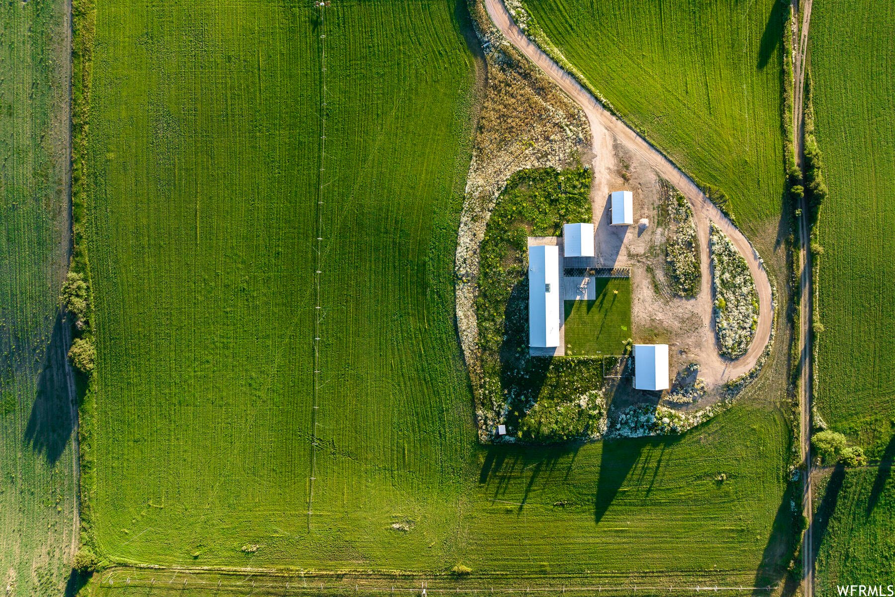 Breathtaking Minimalistic Farmhouse
