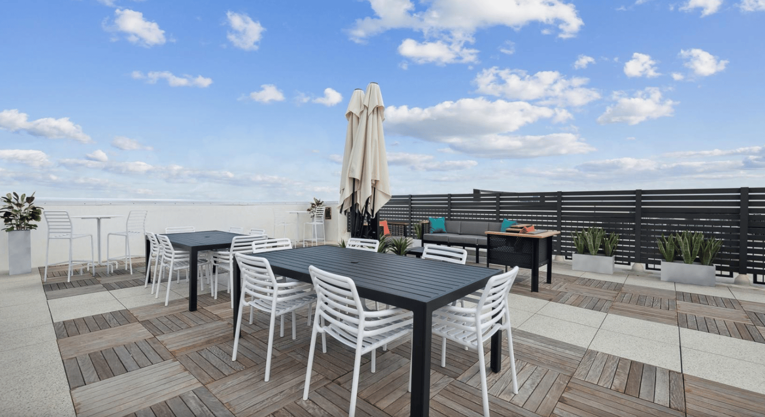 Up to 10 weeks free base rent & $1,000 gift card