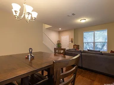4527 Berry Grv