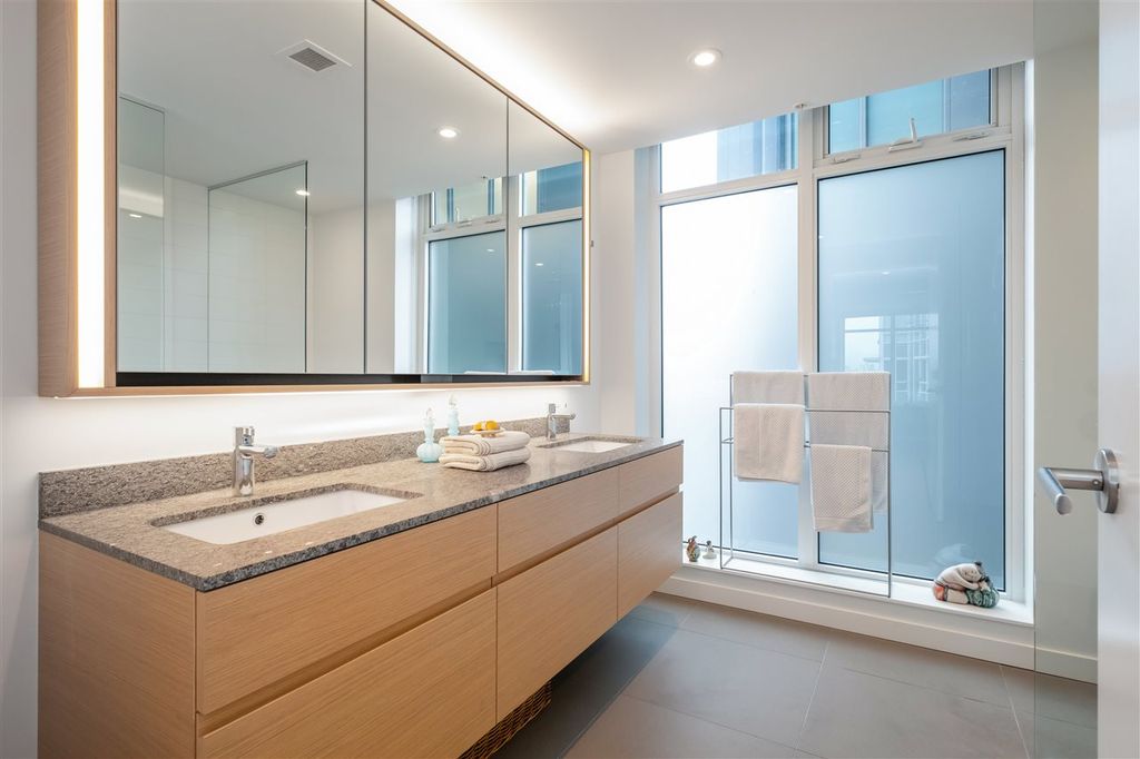 602 W 8th Ave, #1555