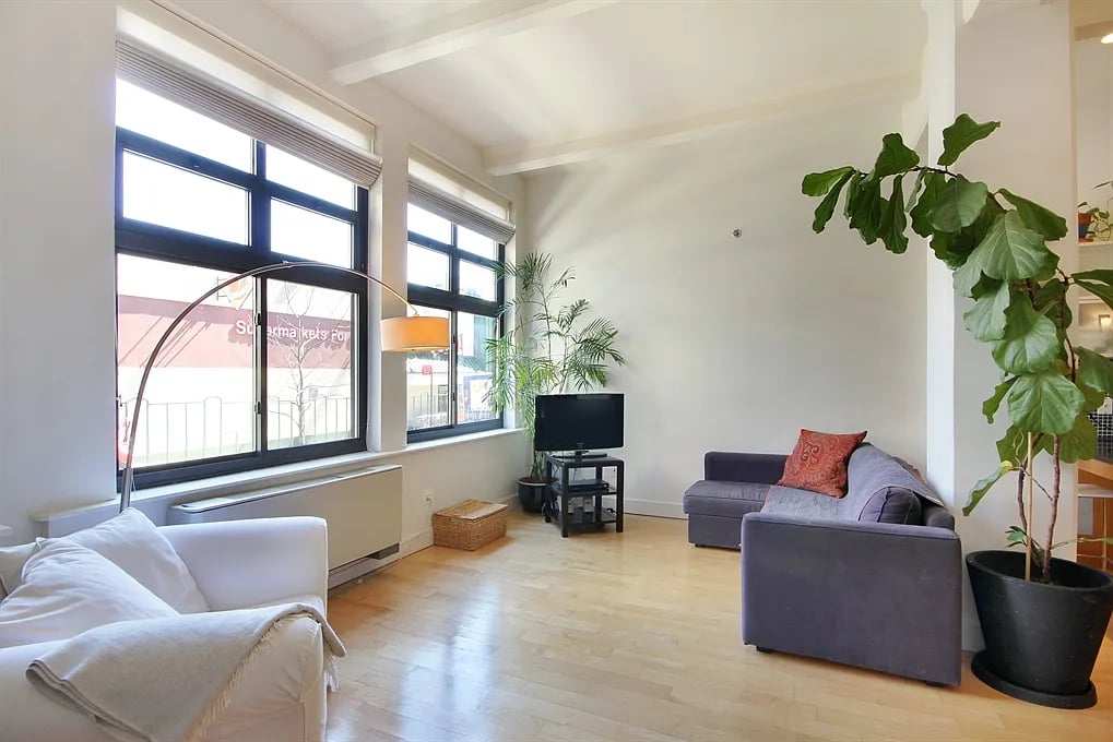 242 South 1st Street Unit: 1B