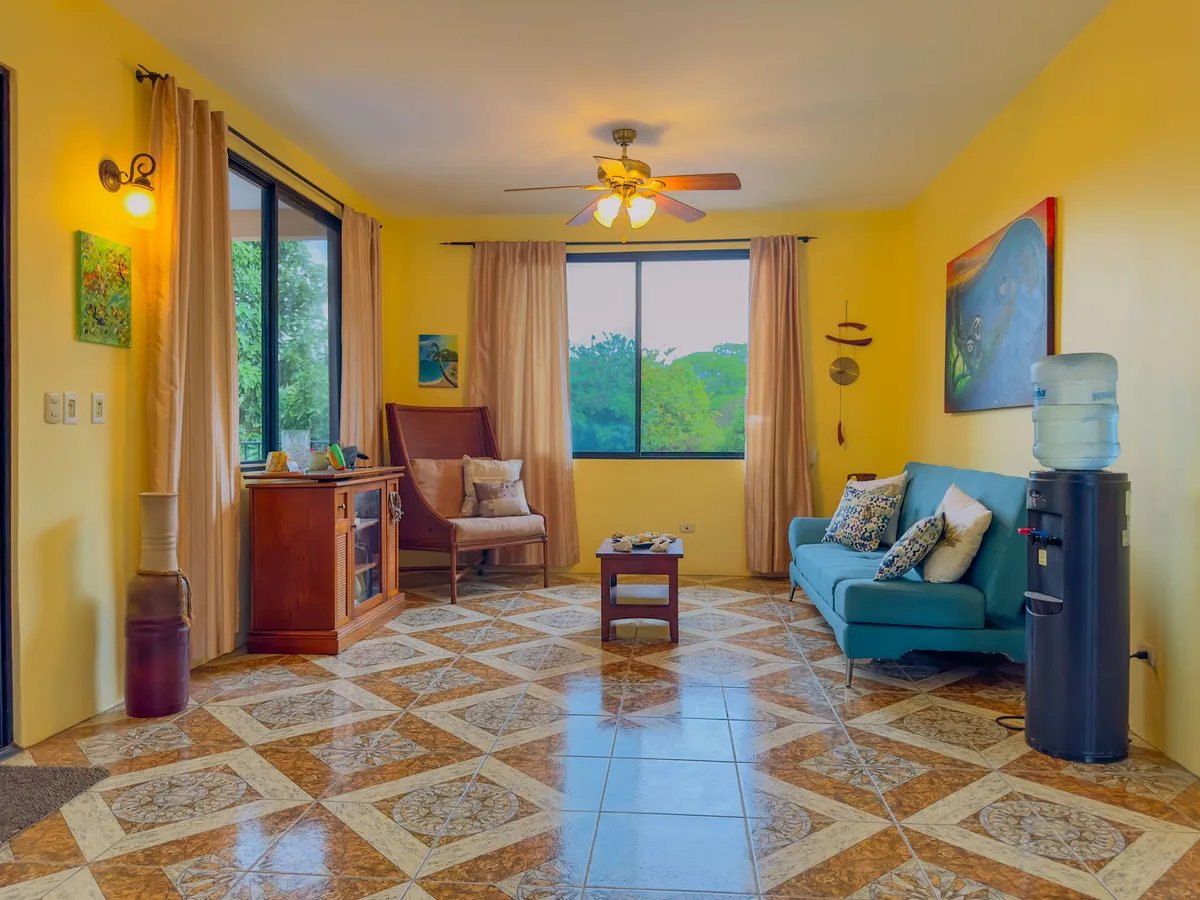 Spacious Living Near Town and Beach