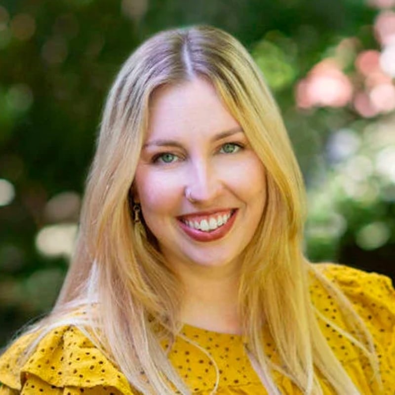 Vanessa Dieterly Virginia Real Estate Agent Headshot