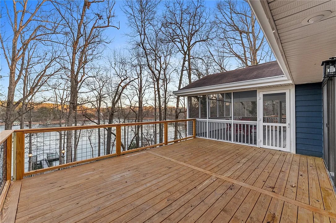 1104 Whitfield Point Rd