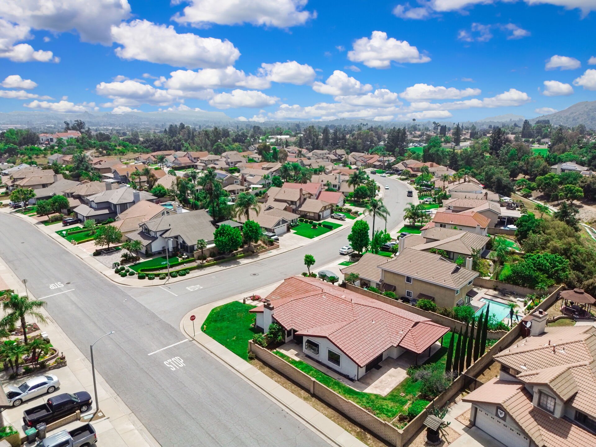 5697 Los Robles