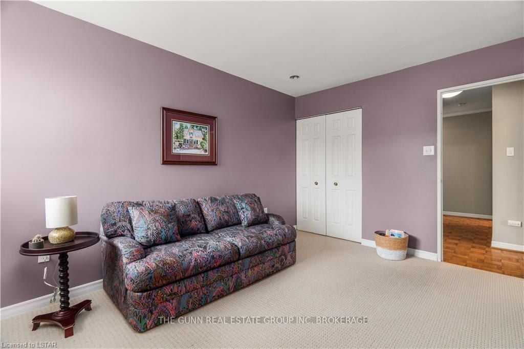 300 Everglade Cres 22