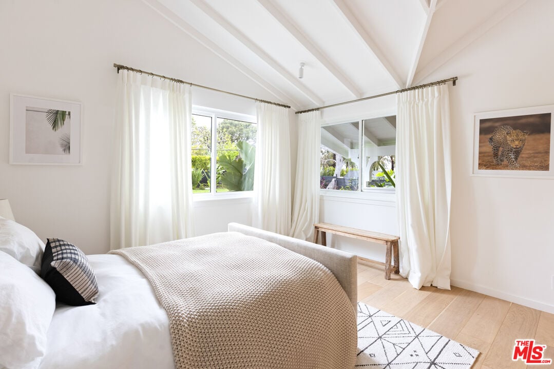 Echelon Pavilion, Grayfox St, 90265