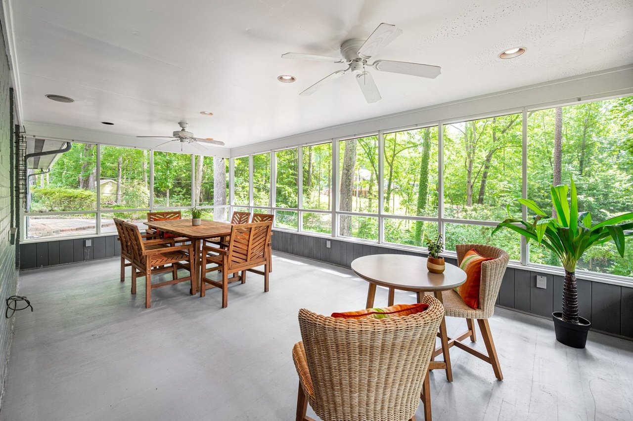 1126 Sourwood Dr