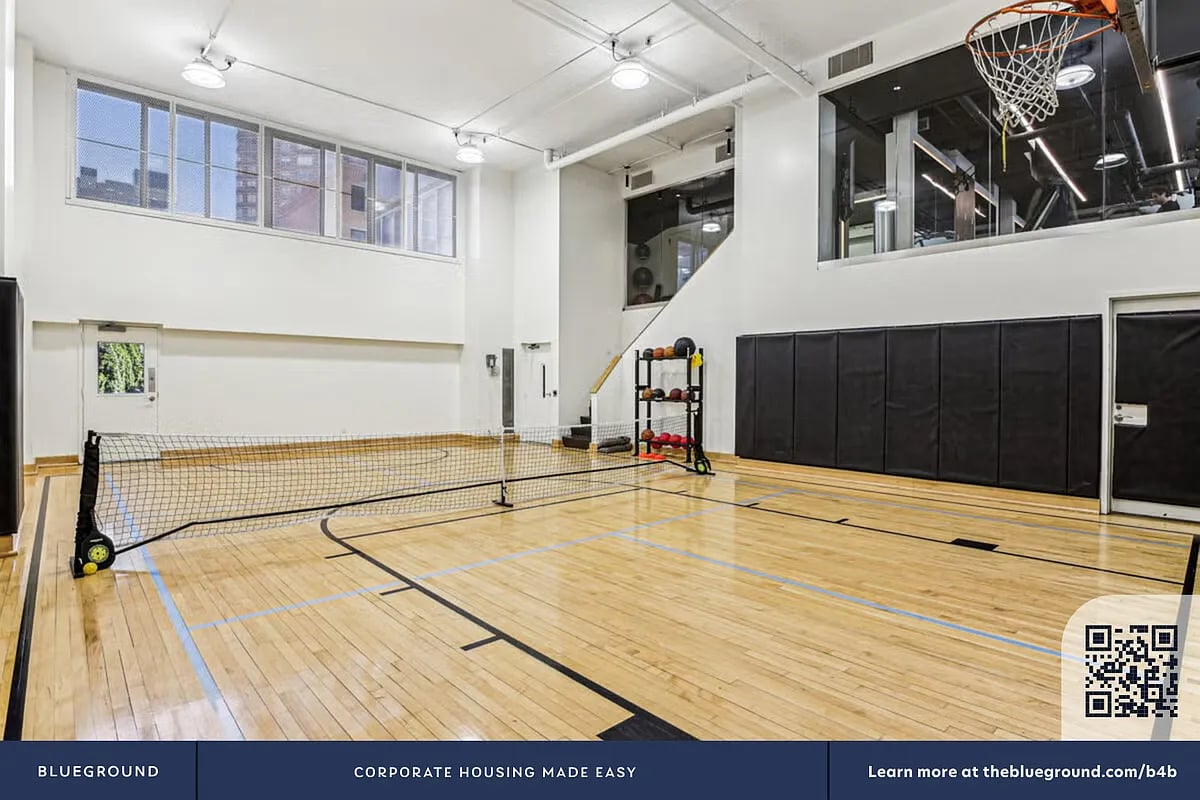 561 10th Avenue #21D