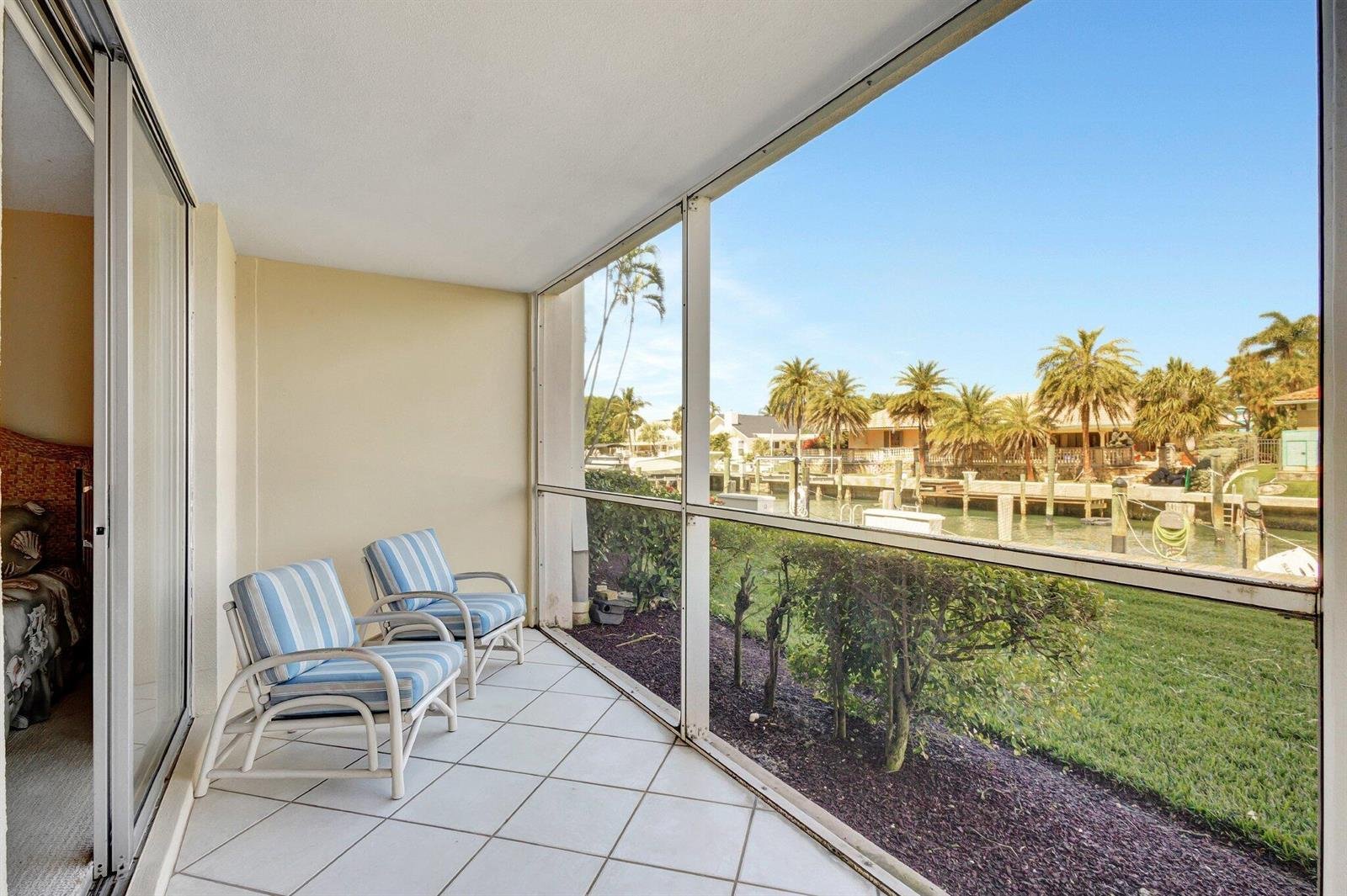 105 Paradise Harbour Boulevard #109