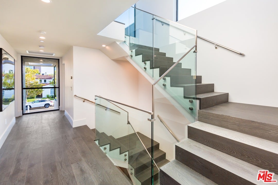 6511 Maryland Dr