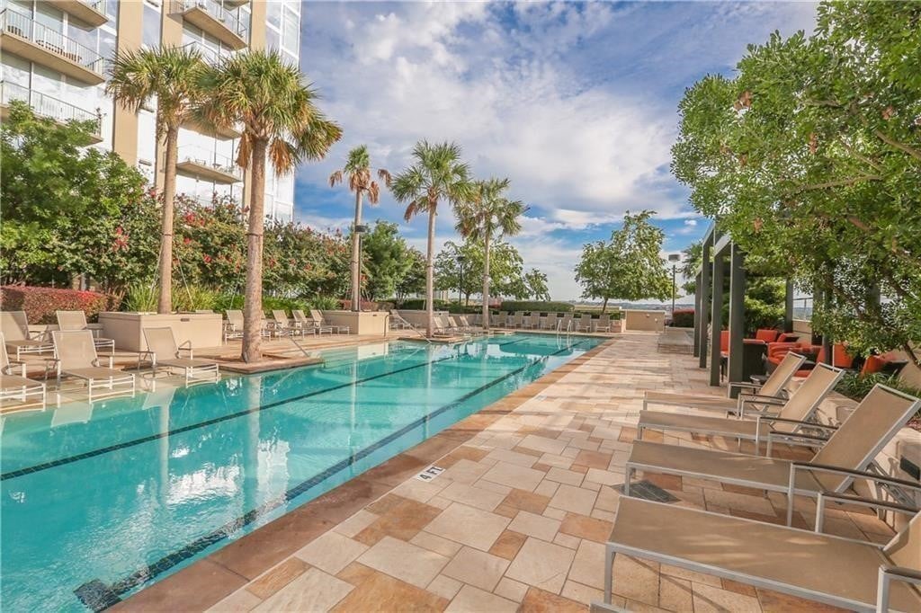 360 Nueces St, Unit 1902