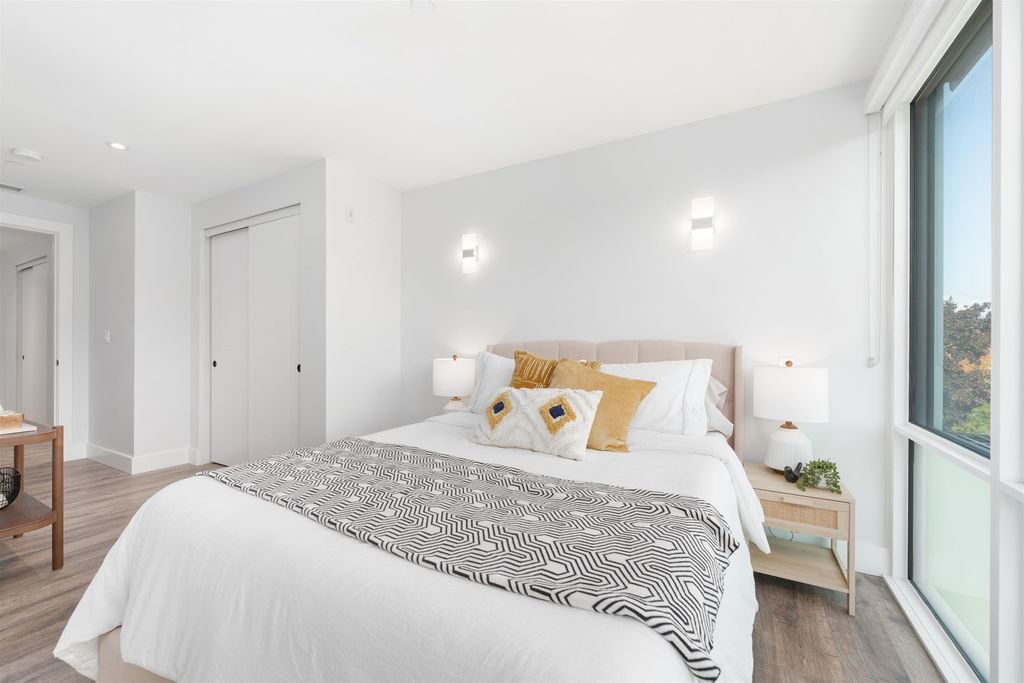 5118 Cambie St, #402