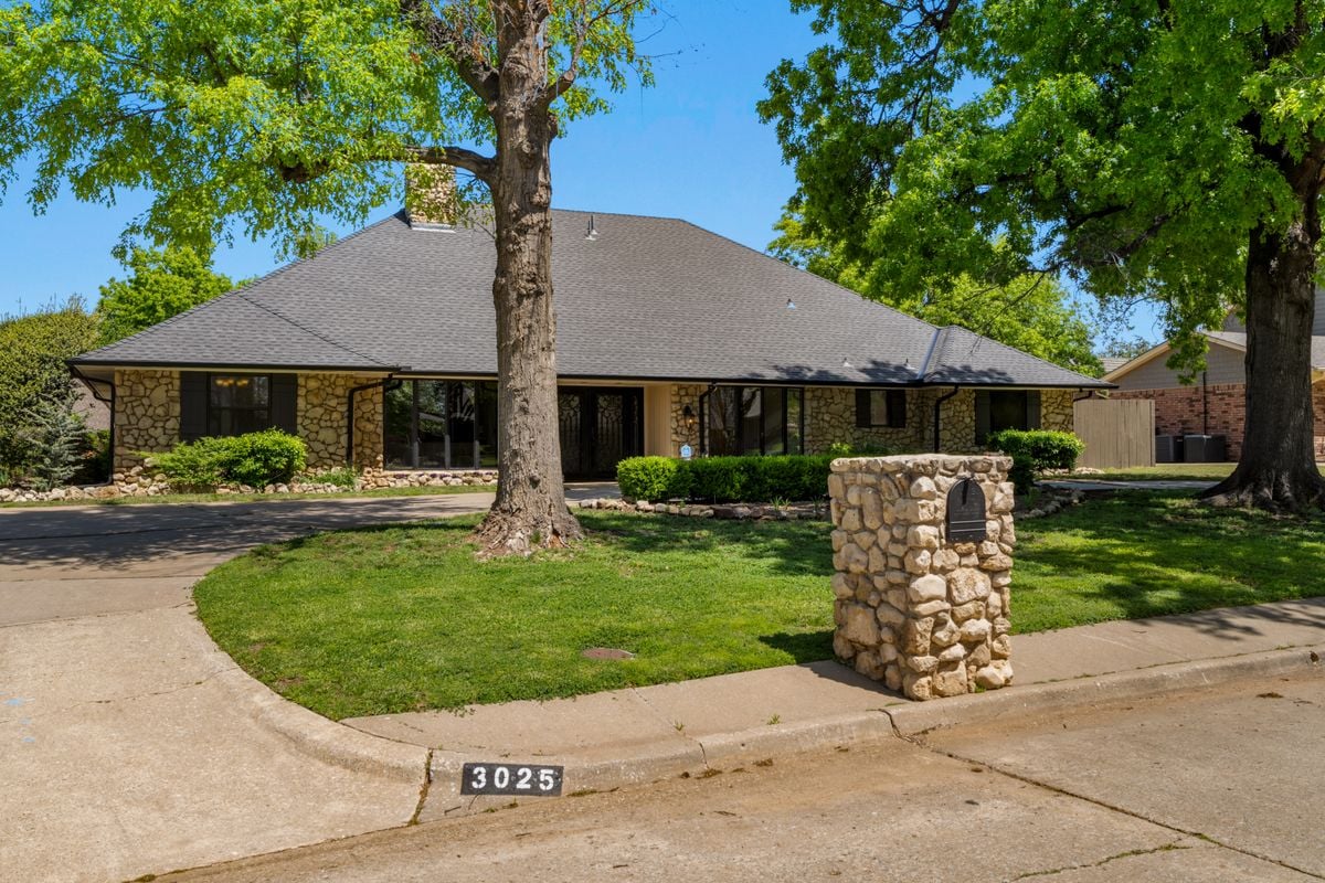 3025 Pine Ridge Road