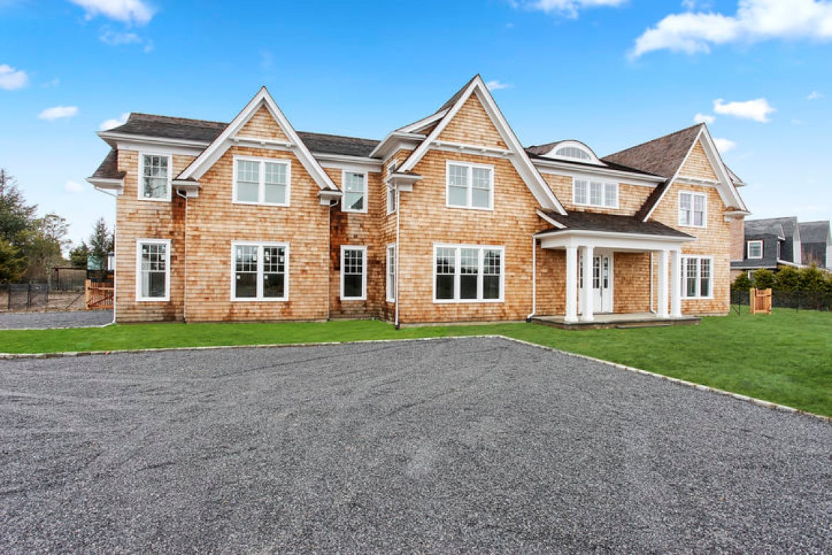 Diamon Court Traditional