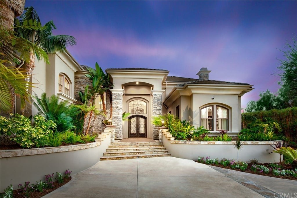 19382 Mesa Dr