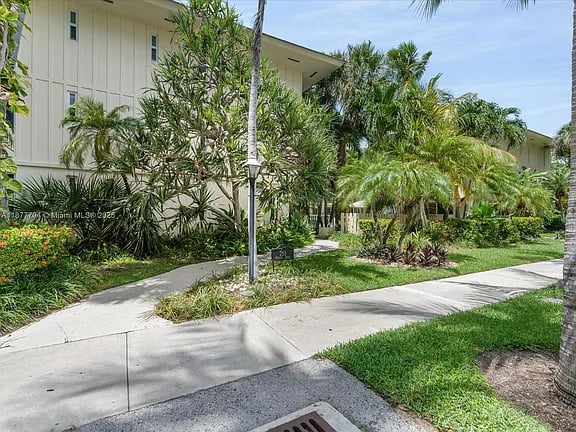 Turnkey Furnished Condo in Key Biscayne
