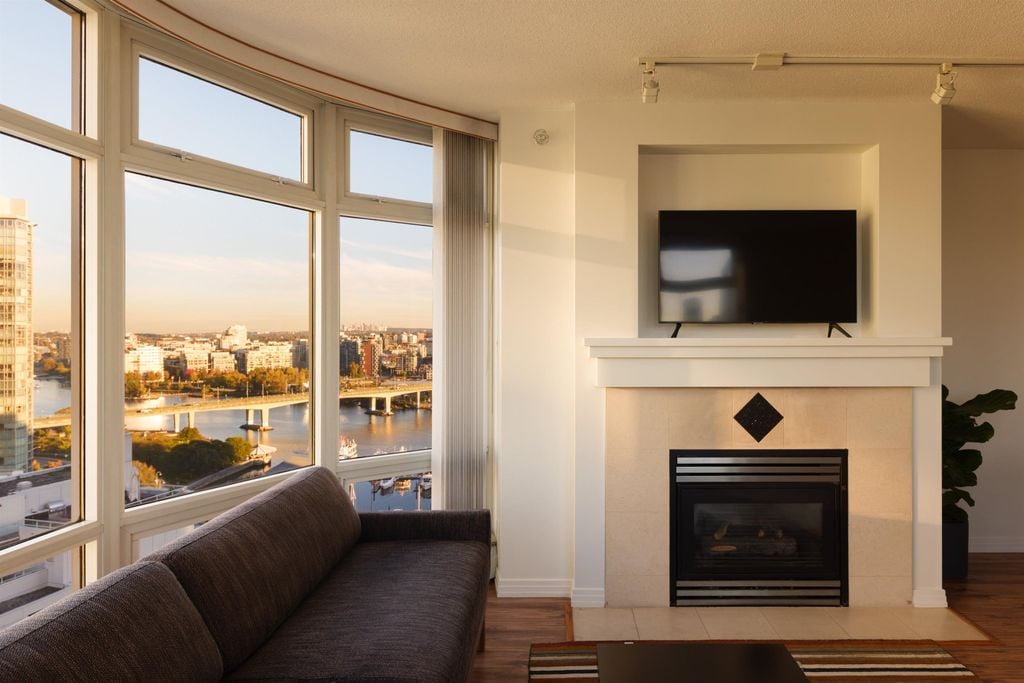 1199 Marinaside Crescent, #2305