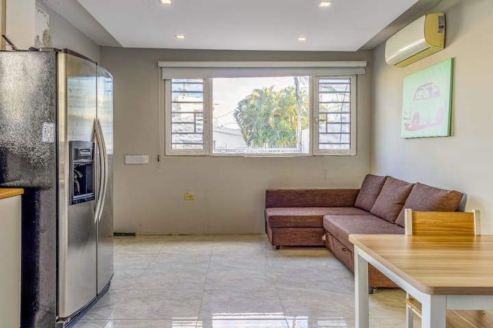 Beach House Apt 11 • Sleeps 4 • Kitchen + Sofa Bed - Airbnb