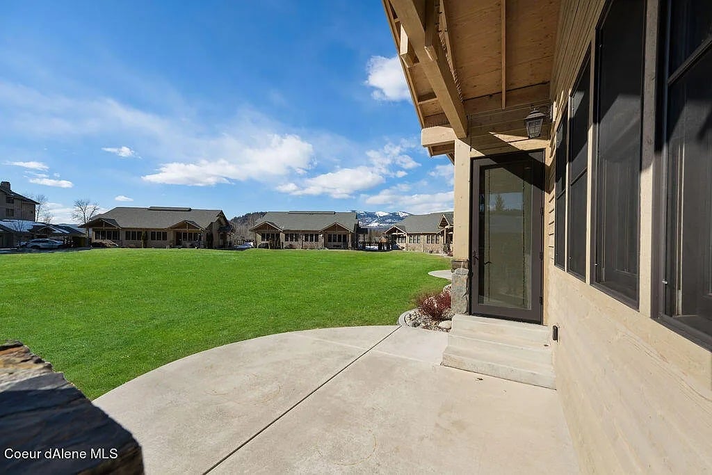 519 Lakeshore Ave UNIT 301