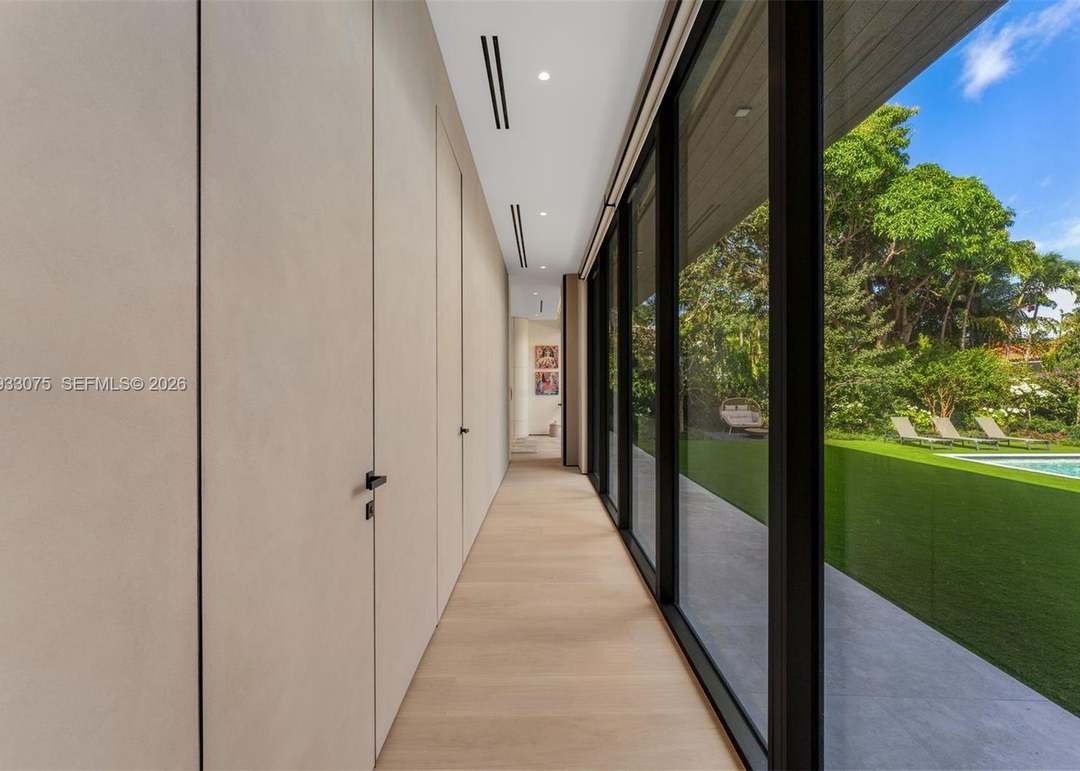 661 Melaleuca Ln