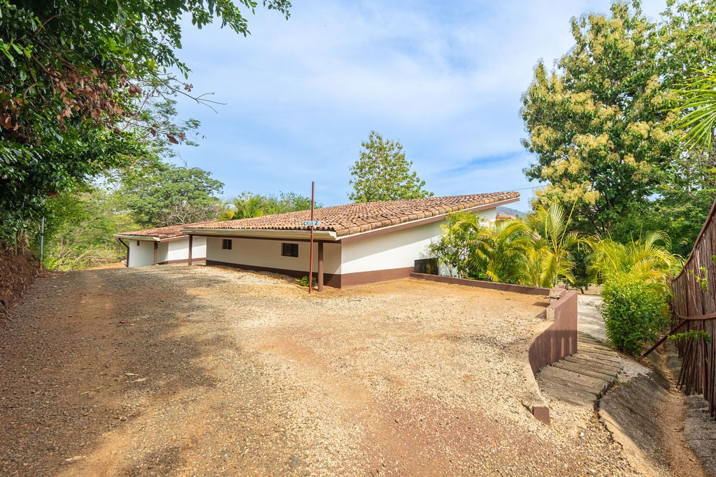 Villa Los Monos | High-Income 9-Unit Rental Property Near Playa Grande