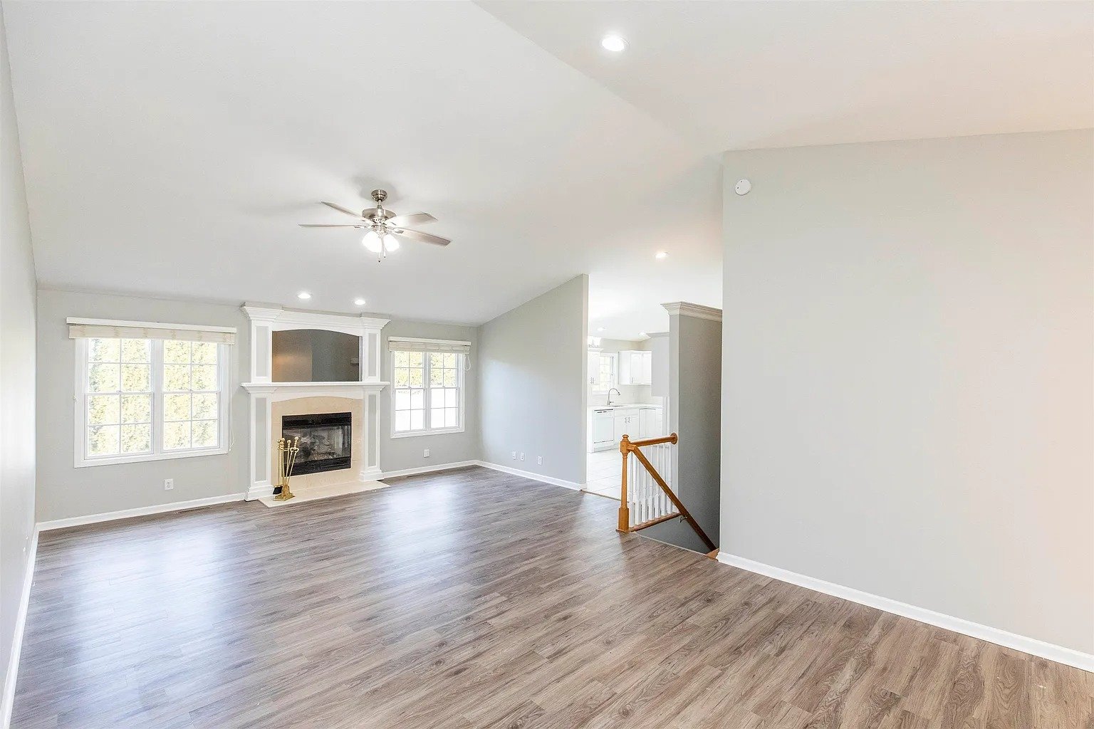 1813 Elizabethan Ct