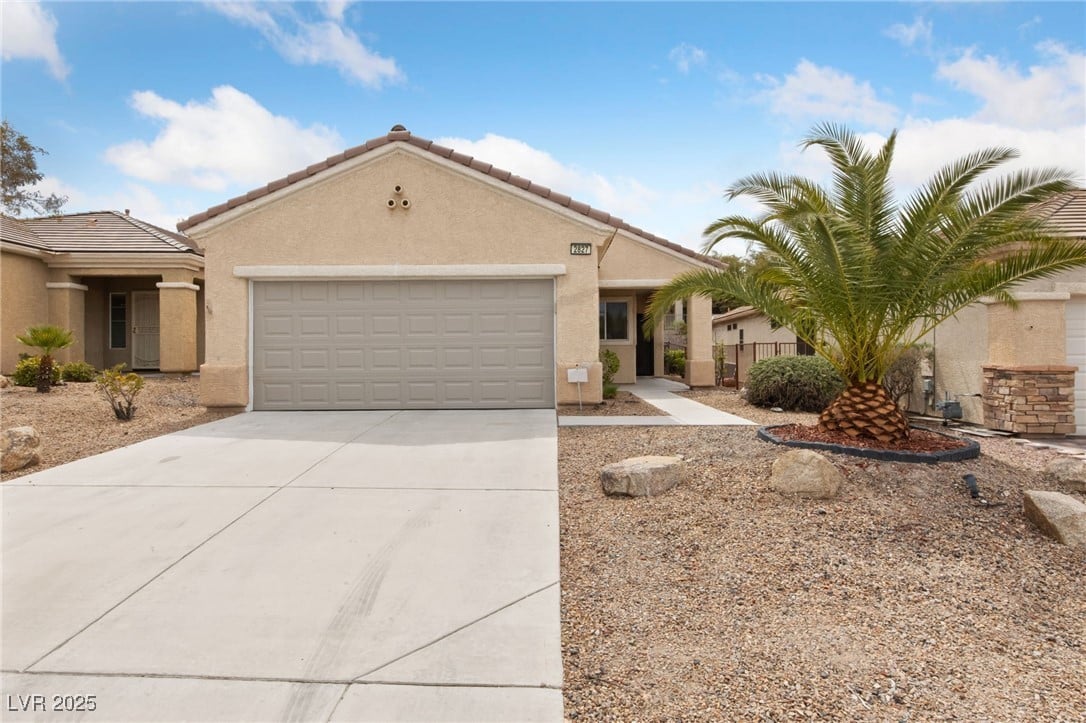 2827 Sapphire Desert Dr