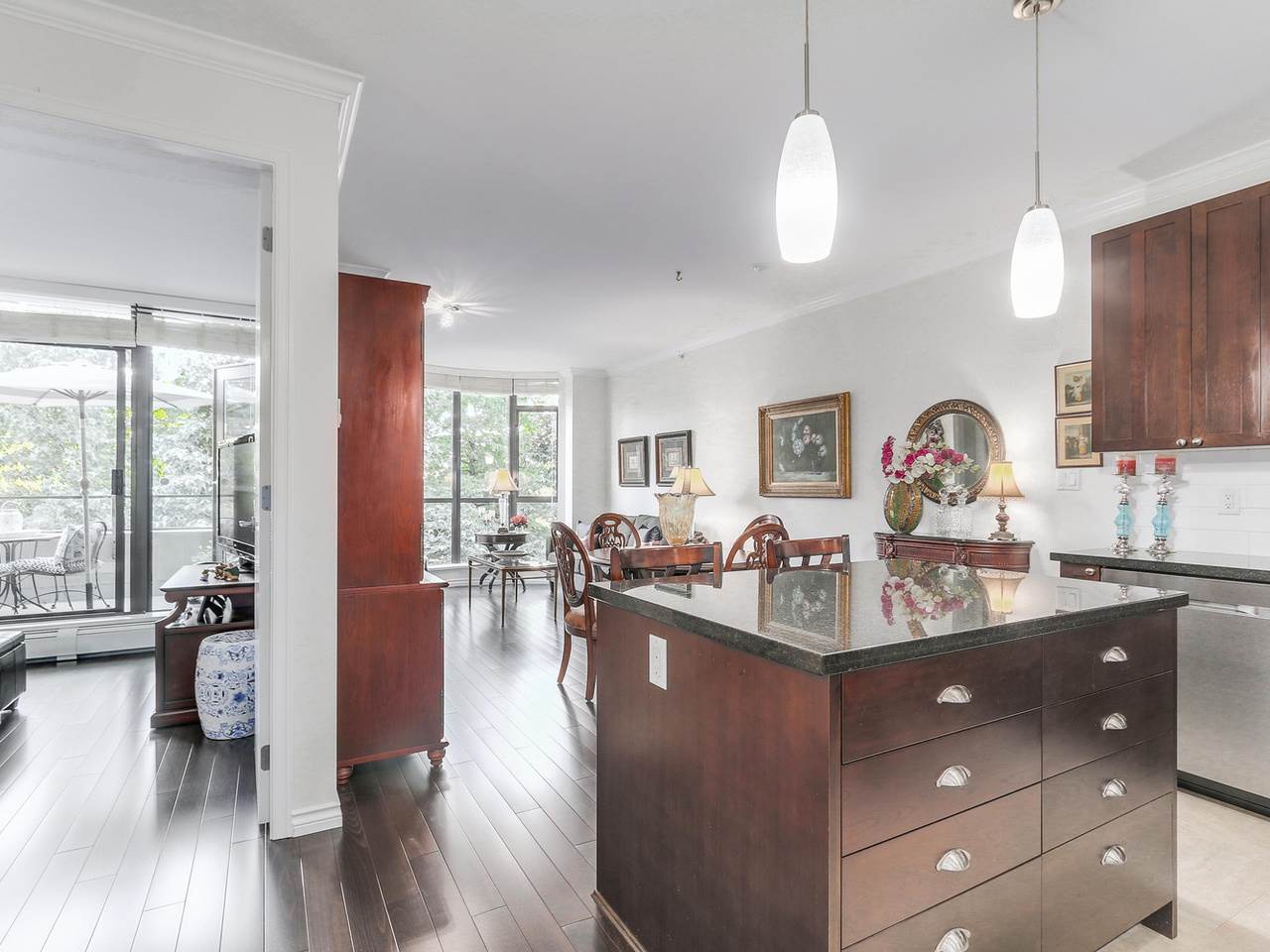 170 W 1st St, #314