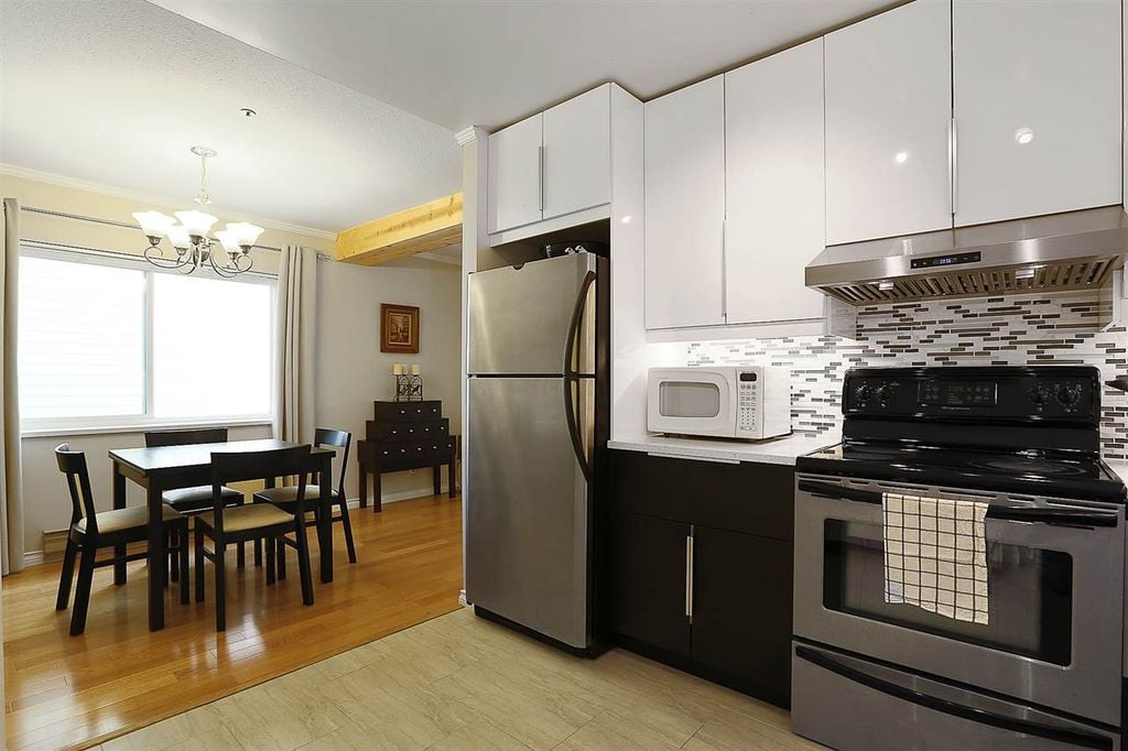 53 W 15th Ave