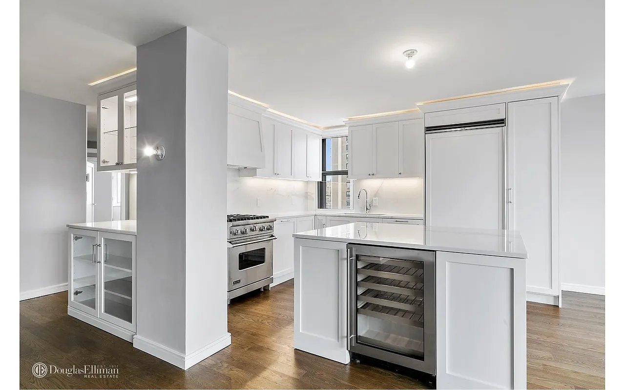 2025 Broadway, #24CDE