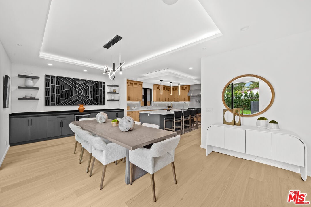 Castle Heights Pl, 90034