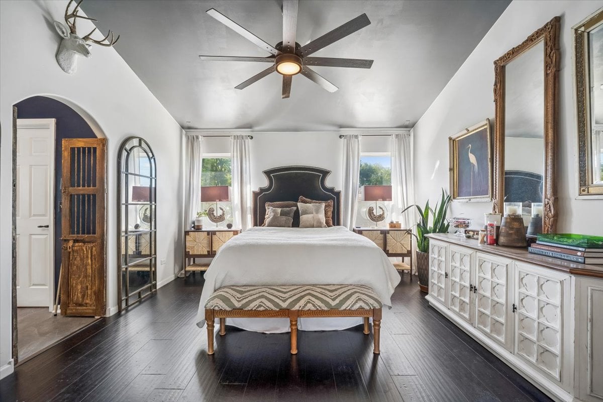 Stunning McHenry Oasis