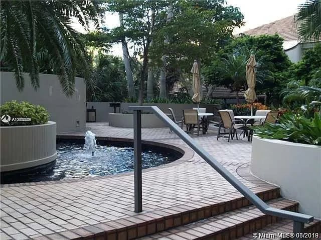 520 Brickell Key Dr #A616