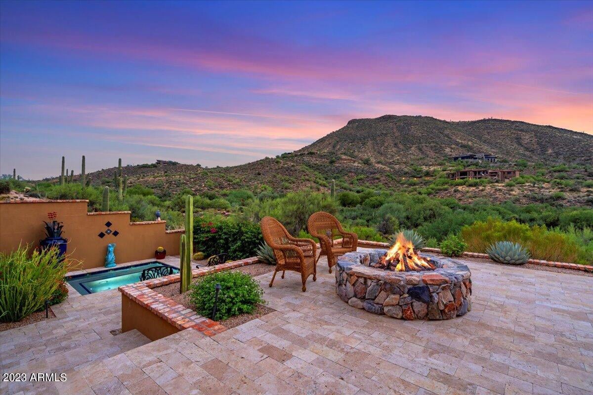 9514 E Madera Dr