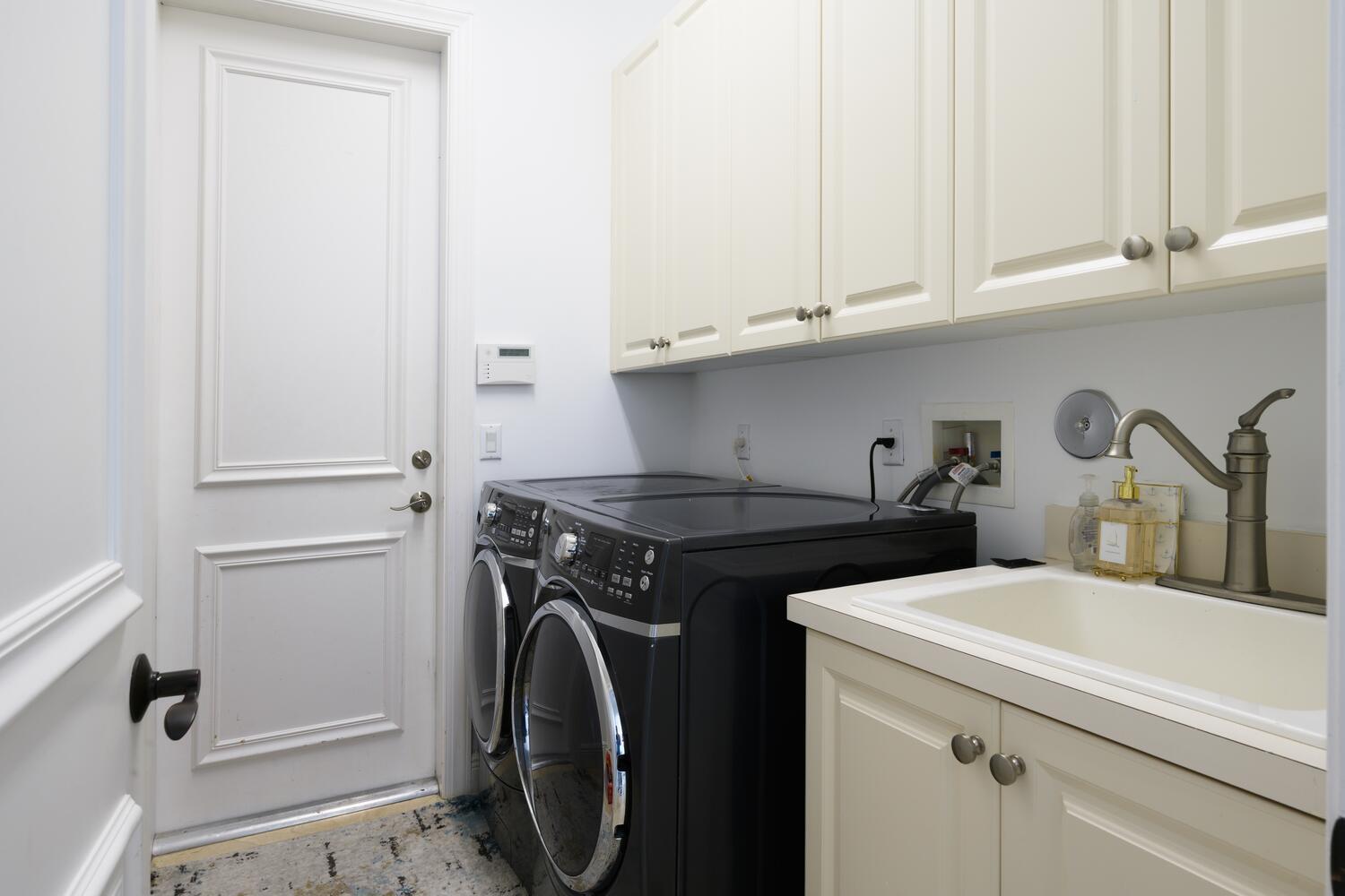 538 Les Jardin Dr