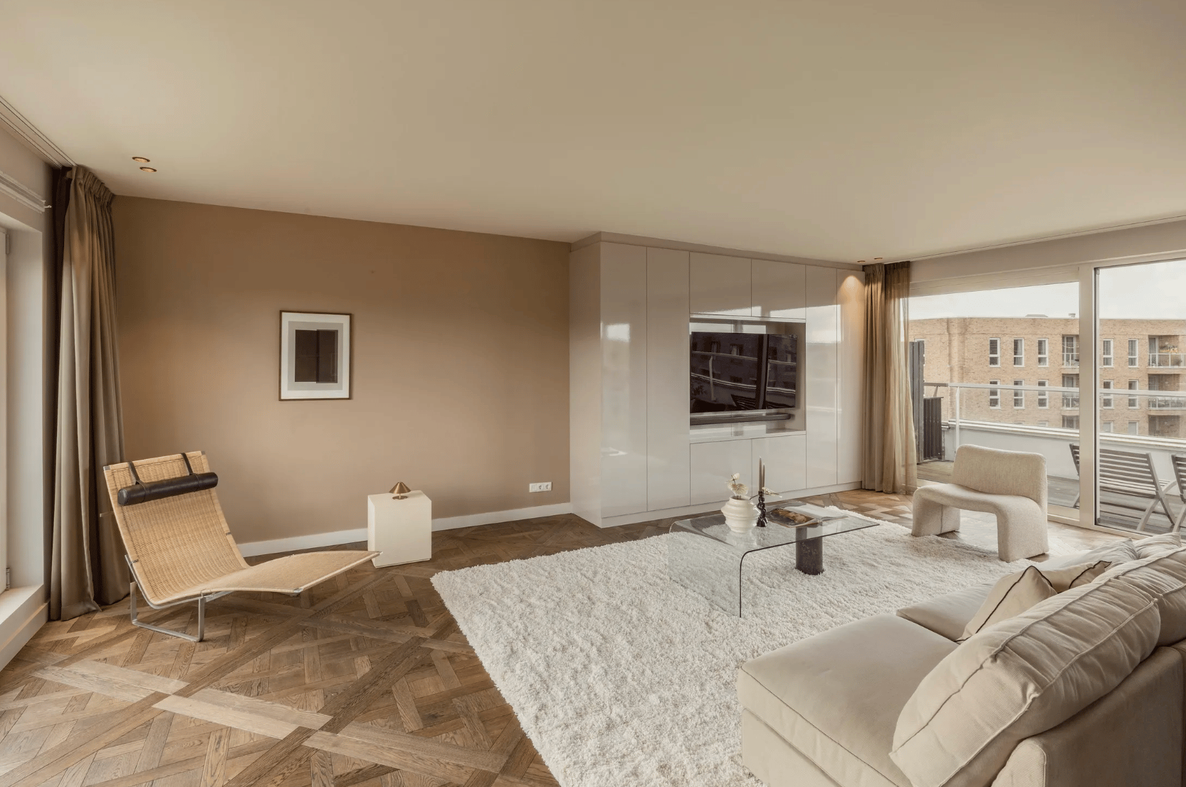HIGH-END PENTHOUSE
