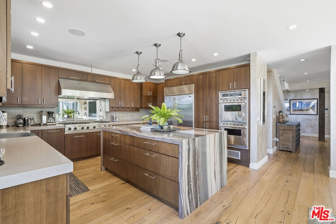 Solis Vista, Serra Rd, 90265