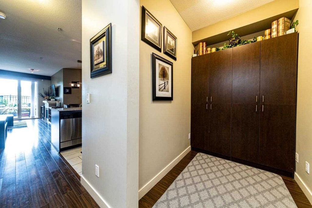1633 Mackay Ave, #109