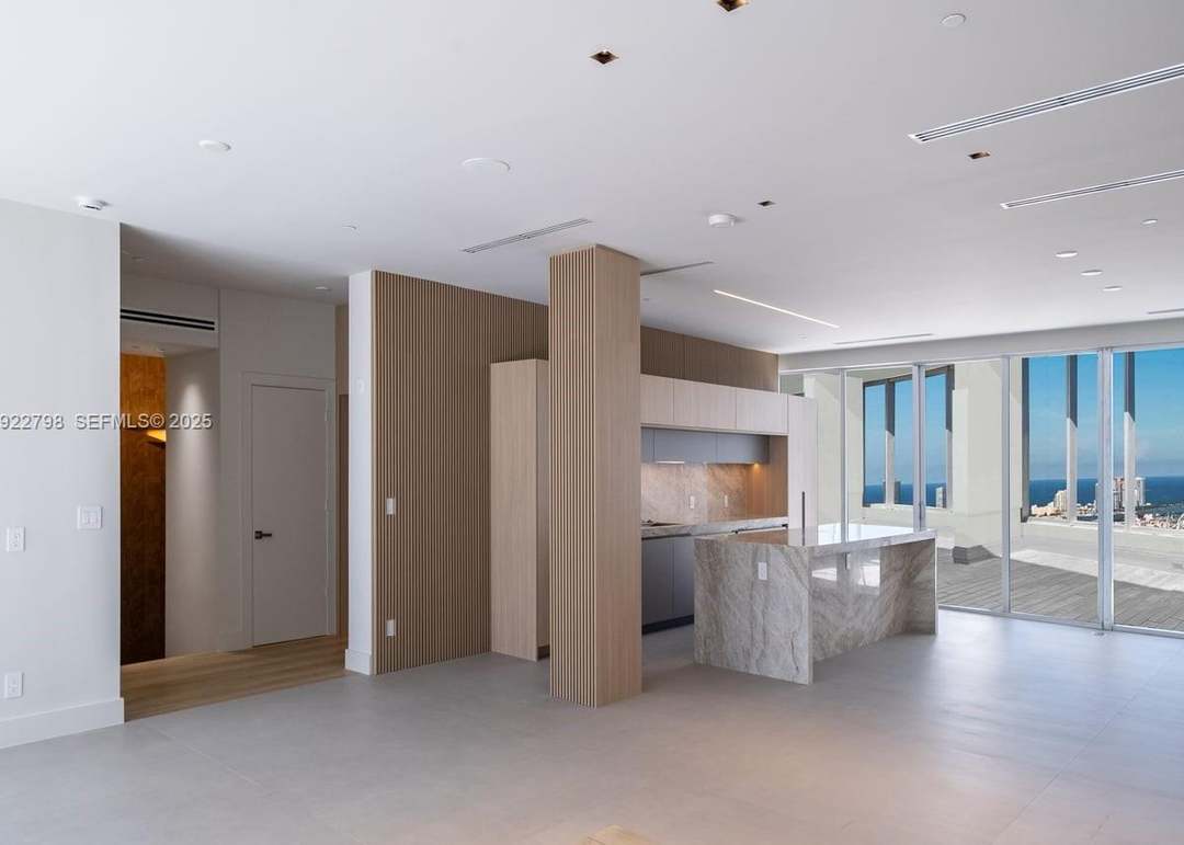 465 Brickell Ave #5701
