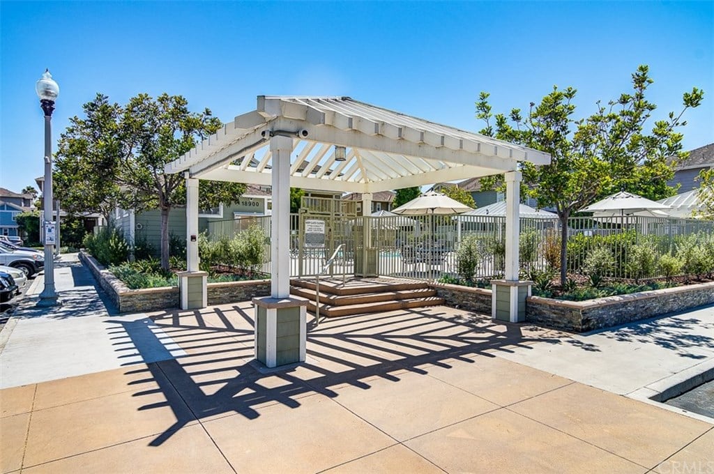 7461 Shelter Cove Cir