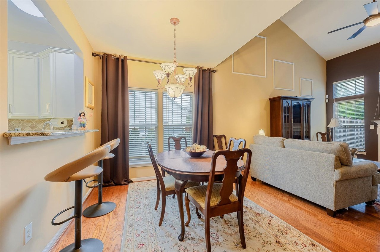 4090 Holly Villa Cir