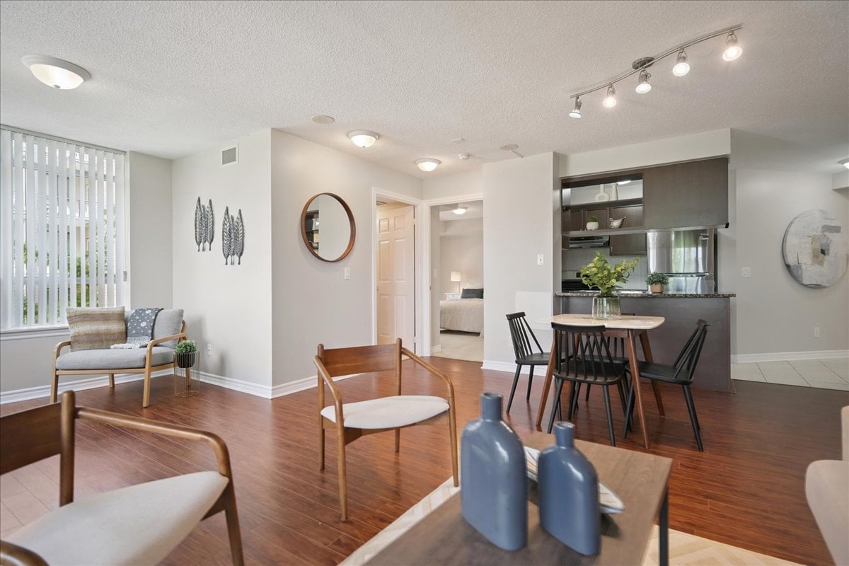 Bright and Spacious Corner Unit