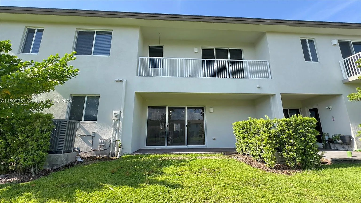 921 Pioneer Way
