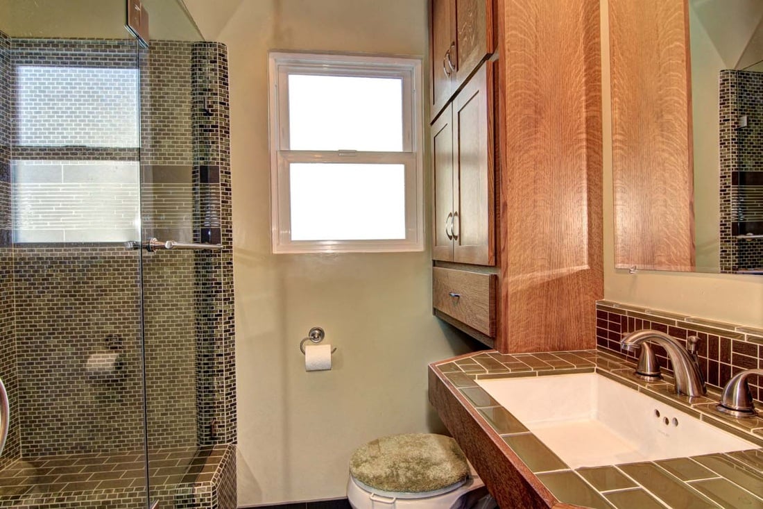 Just Listed! Near Tahoe Park with HUGE Bonus Room!