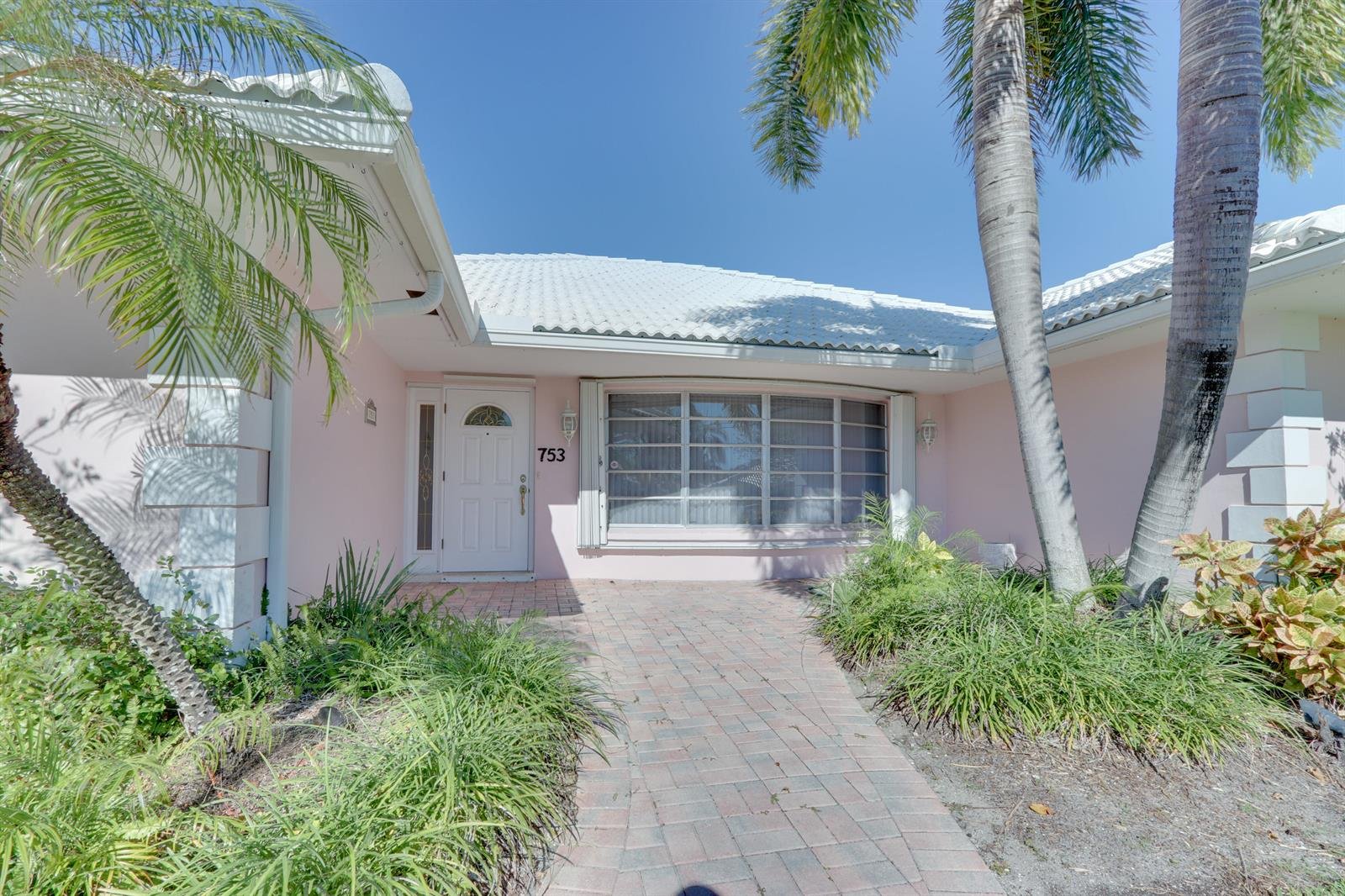 753 Bayberry Ter, 