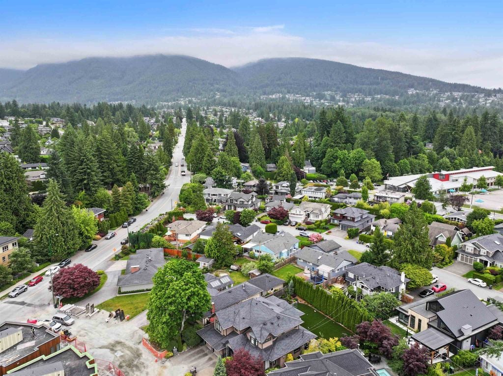 3149 Beverley Cres